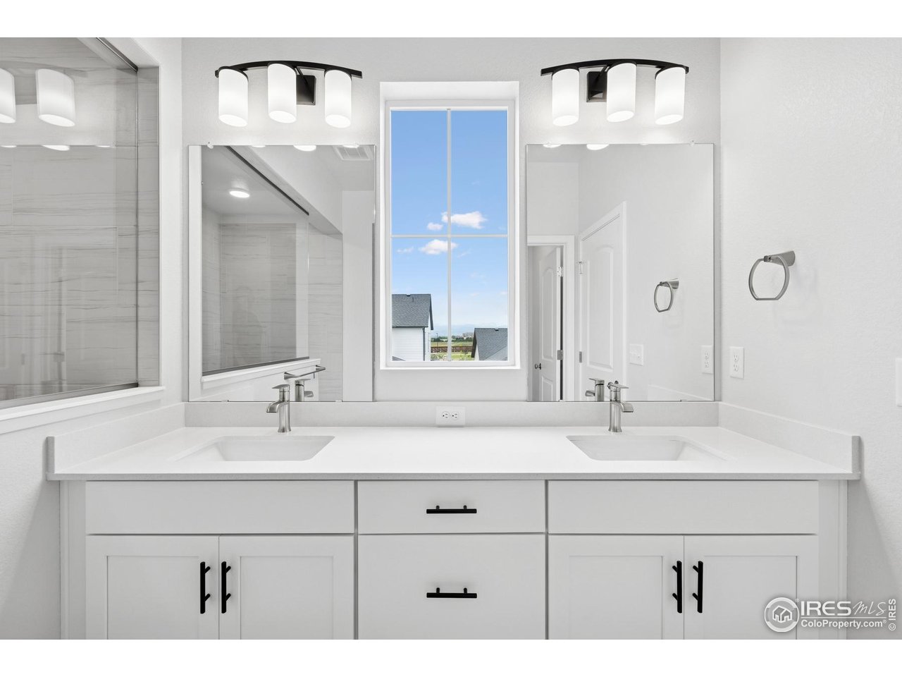 2703 Blue Iris Dr
