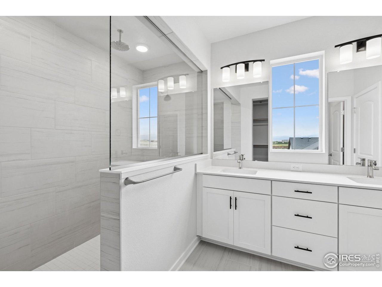2703 Blue Iris Dr