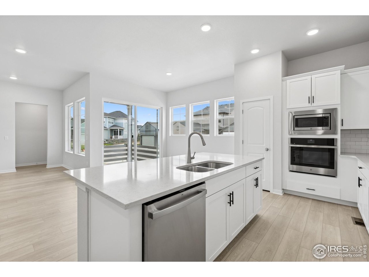 2703 Blue Iris Dr