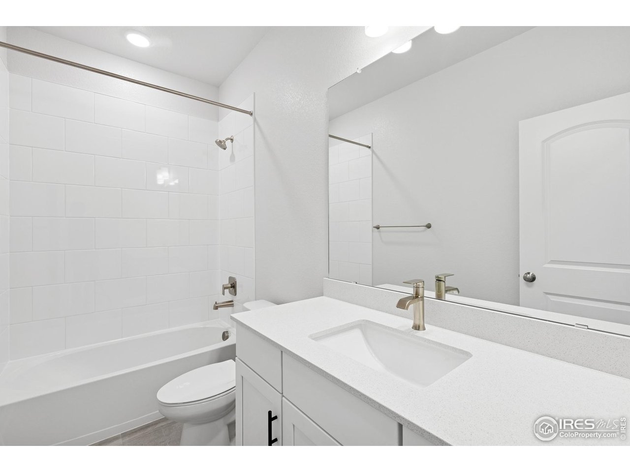 2703 Blue Iris Dr