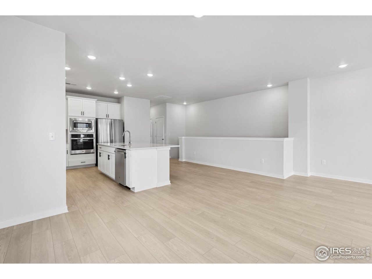 6340 Deerfoot Dr