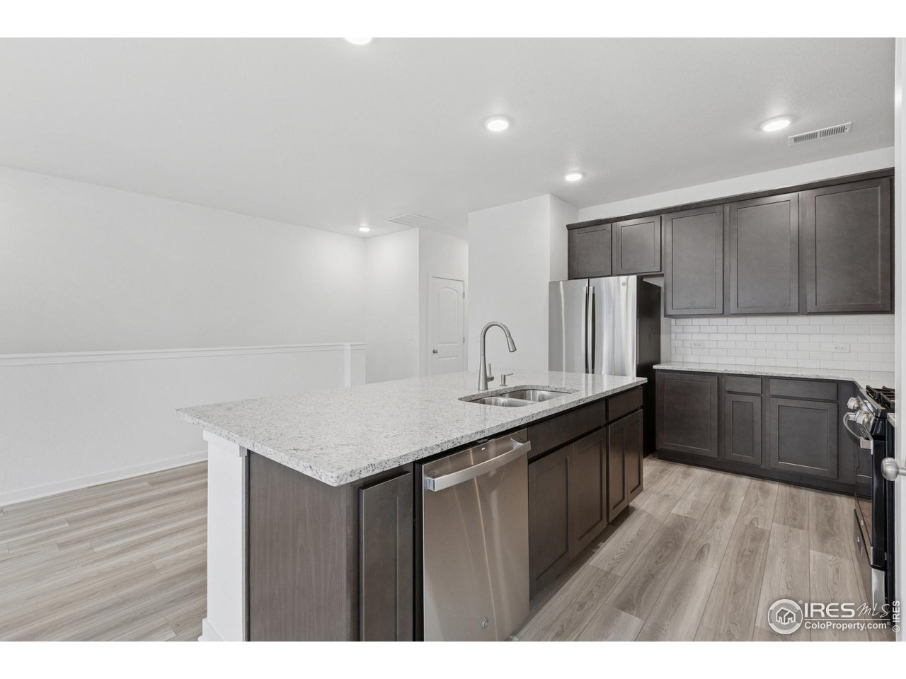 6334 Deerfoot Dr