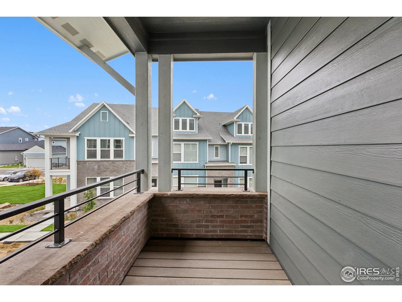 6334 Deerfoot Dr
