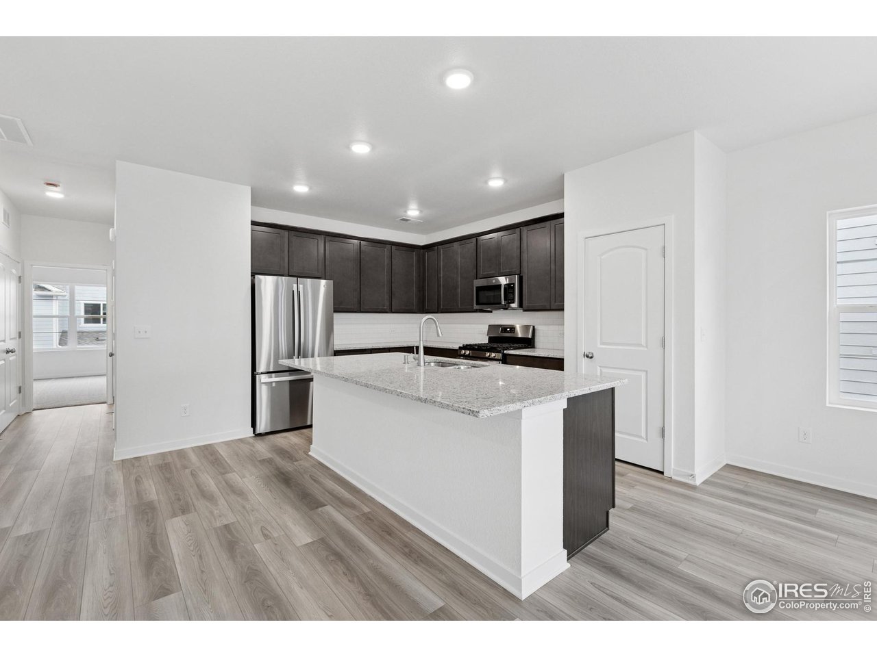 6334 Deerfoot Dr