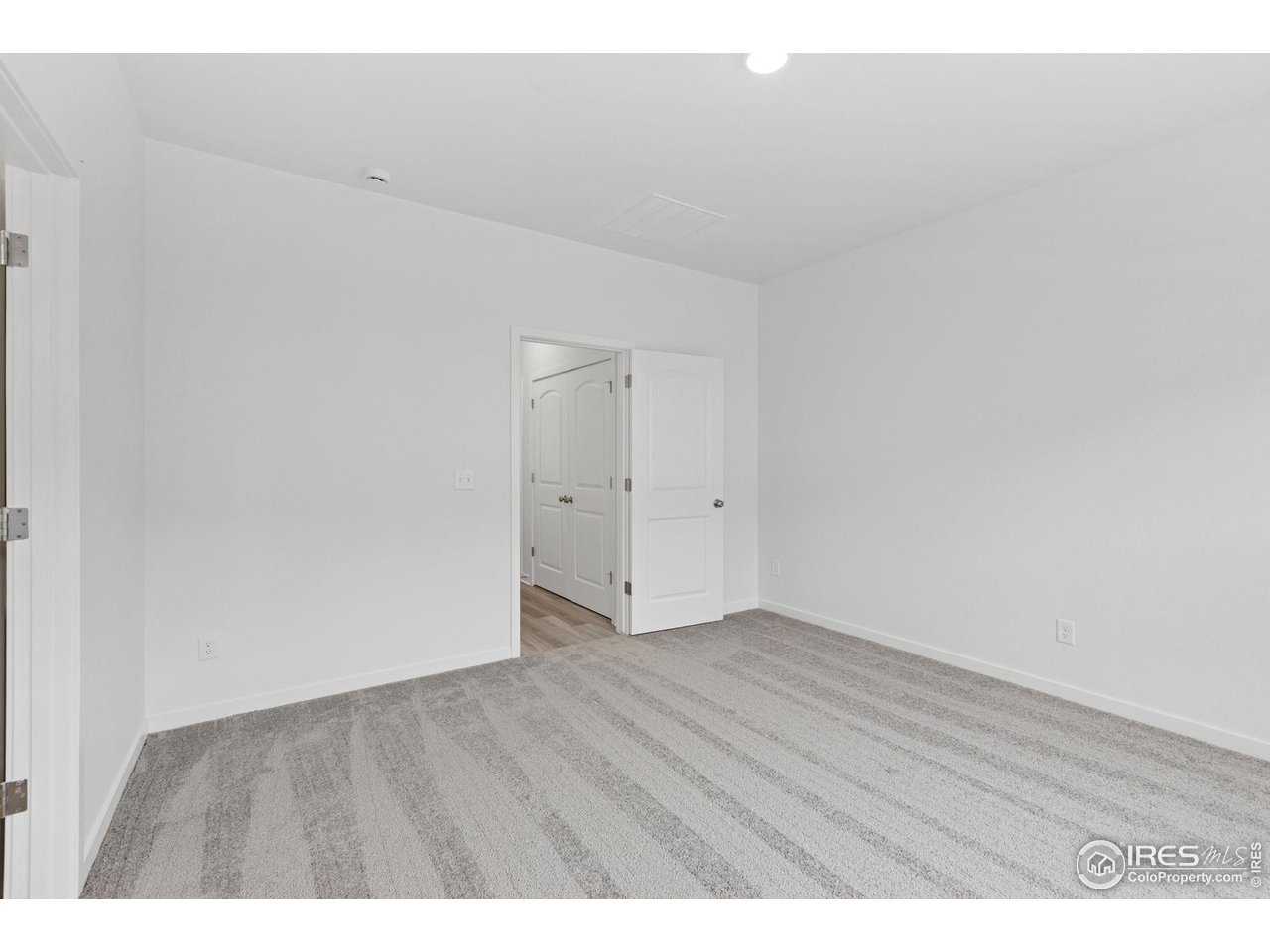 6334 Deerfoot Dr