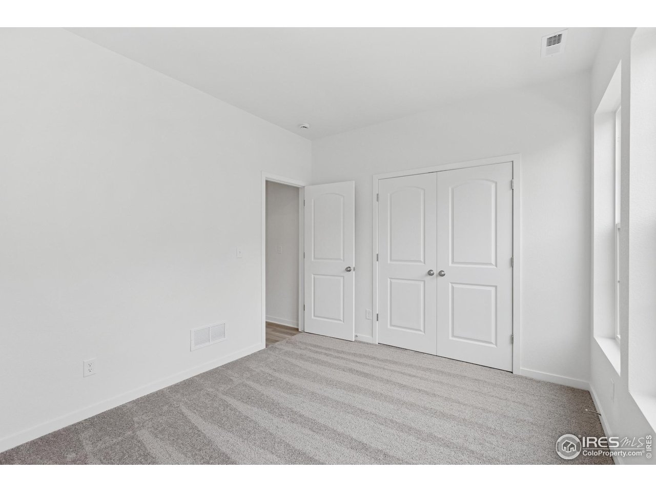 6334 Deerfoot Dr