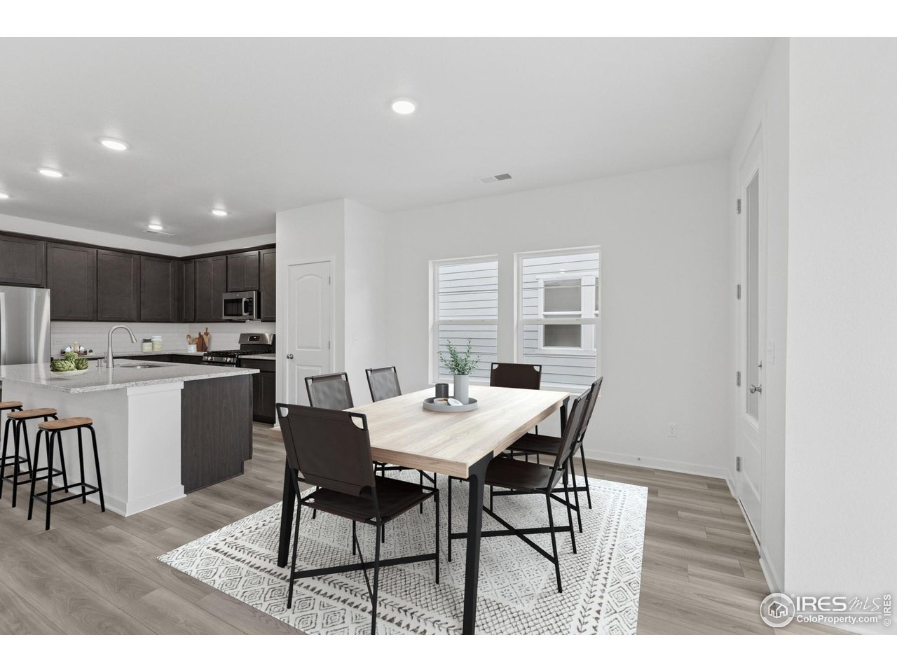 6334 Deerfoot Dr