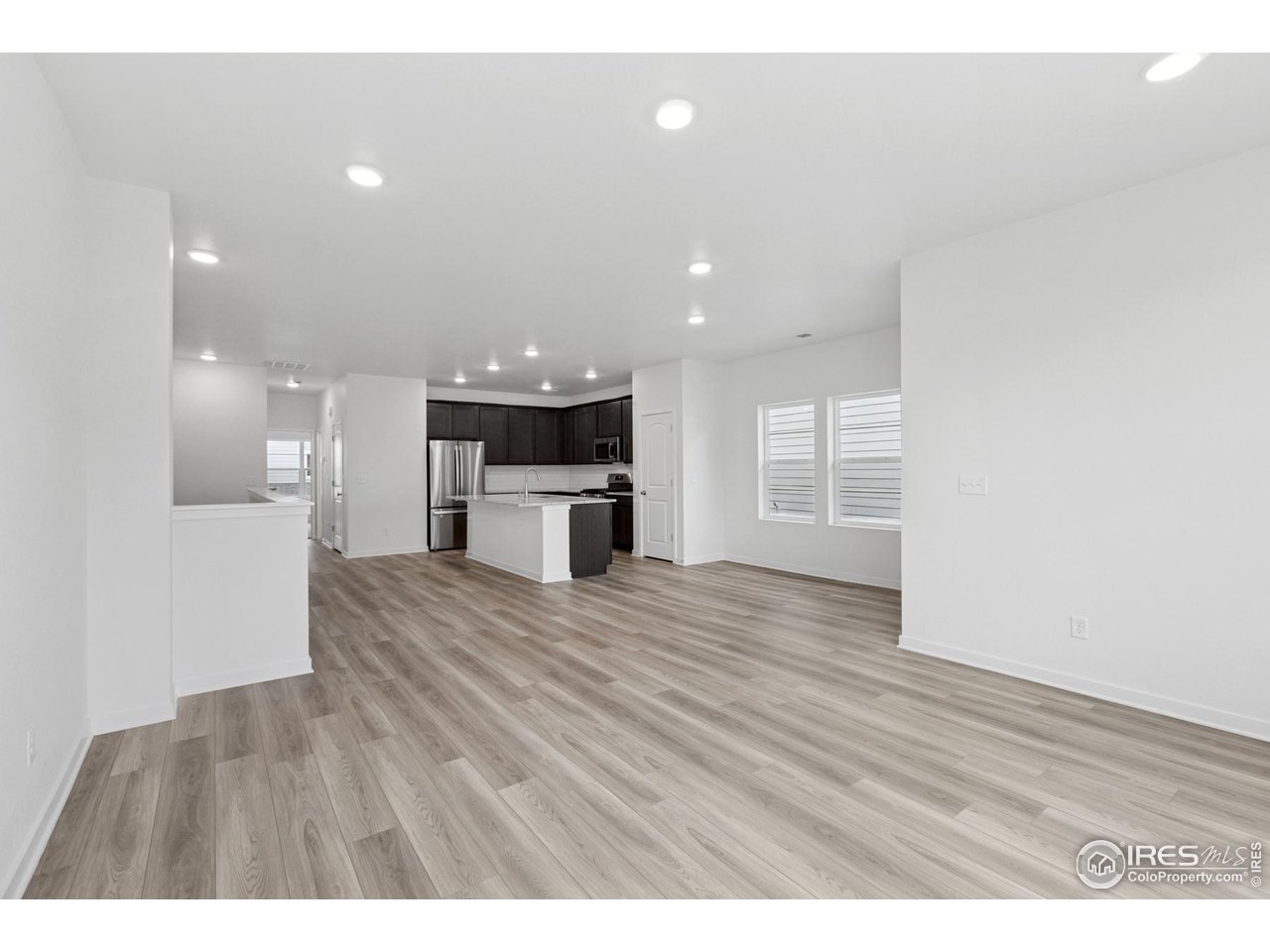 6334 Deerfoot Dr