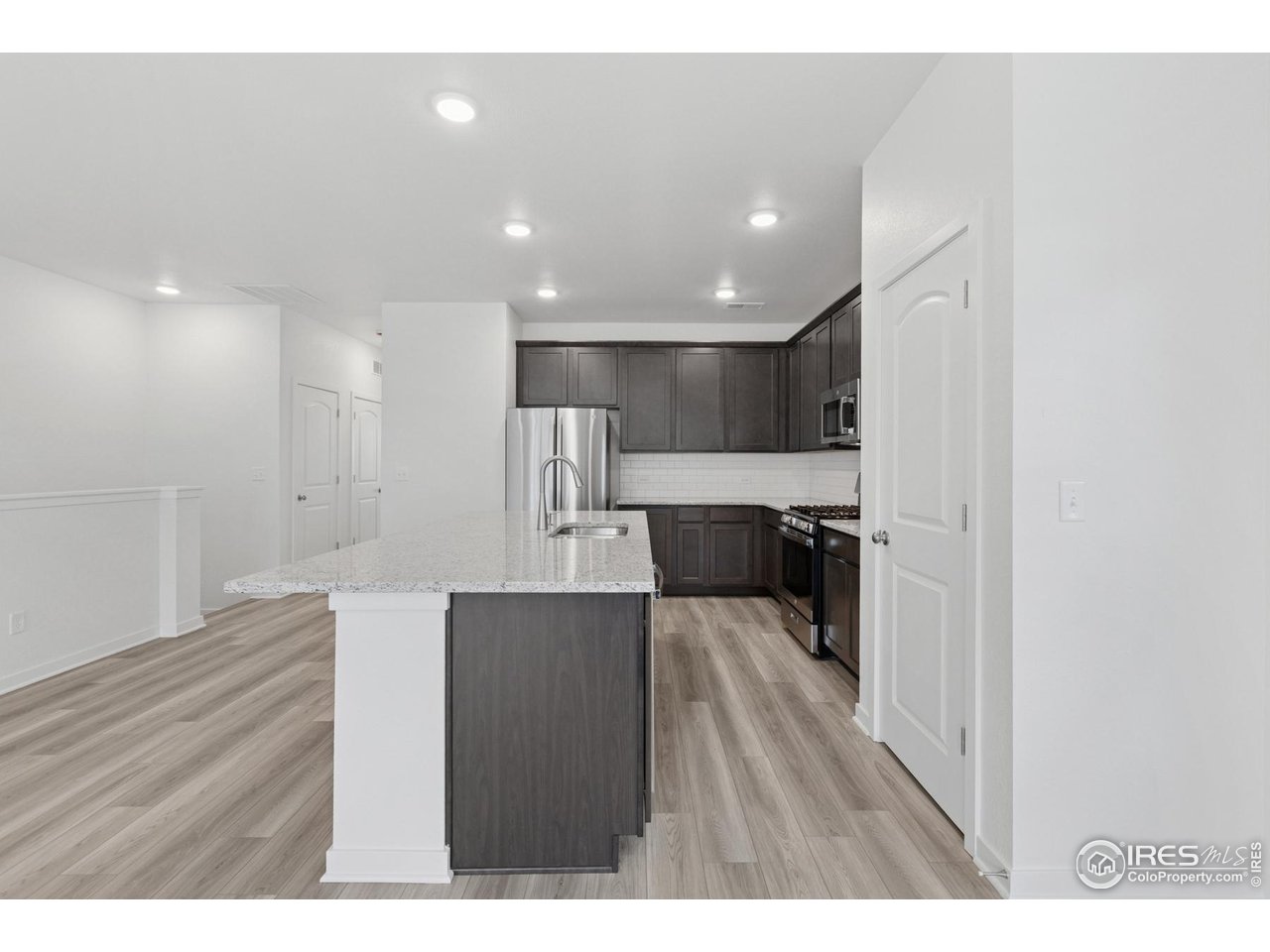 6334 Deerfoot Dr