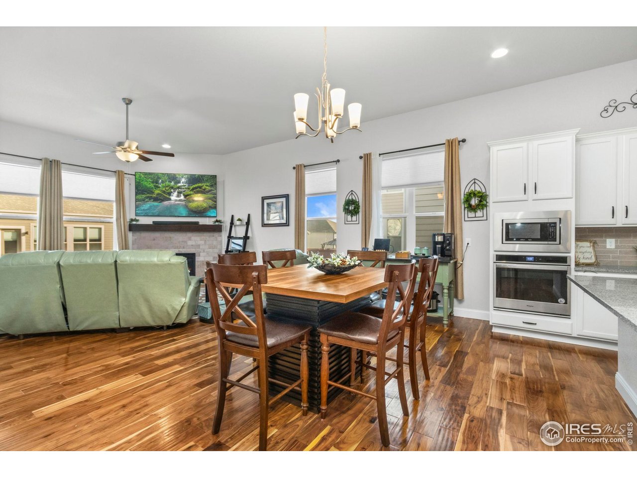 2093 Gather Ct
