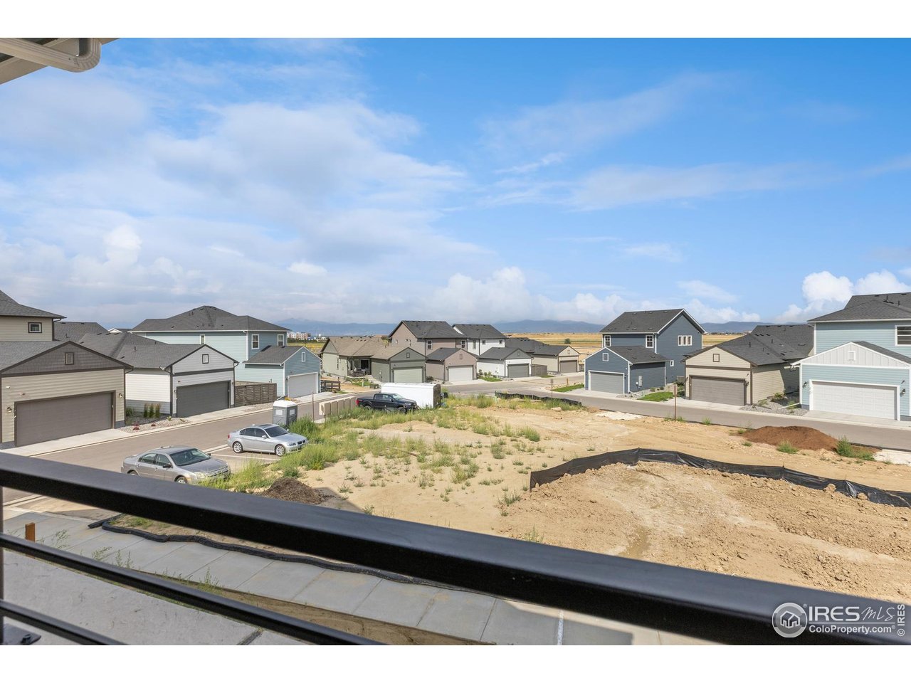 6335 Elk Pass Ln