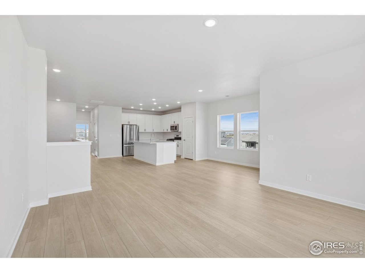 6335 Elk Pass Ln