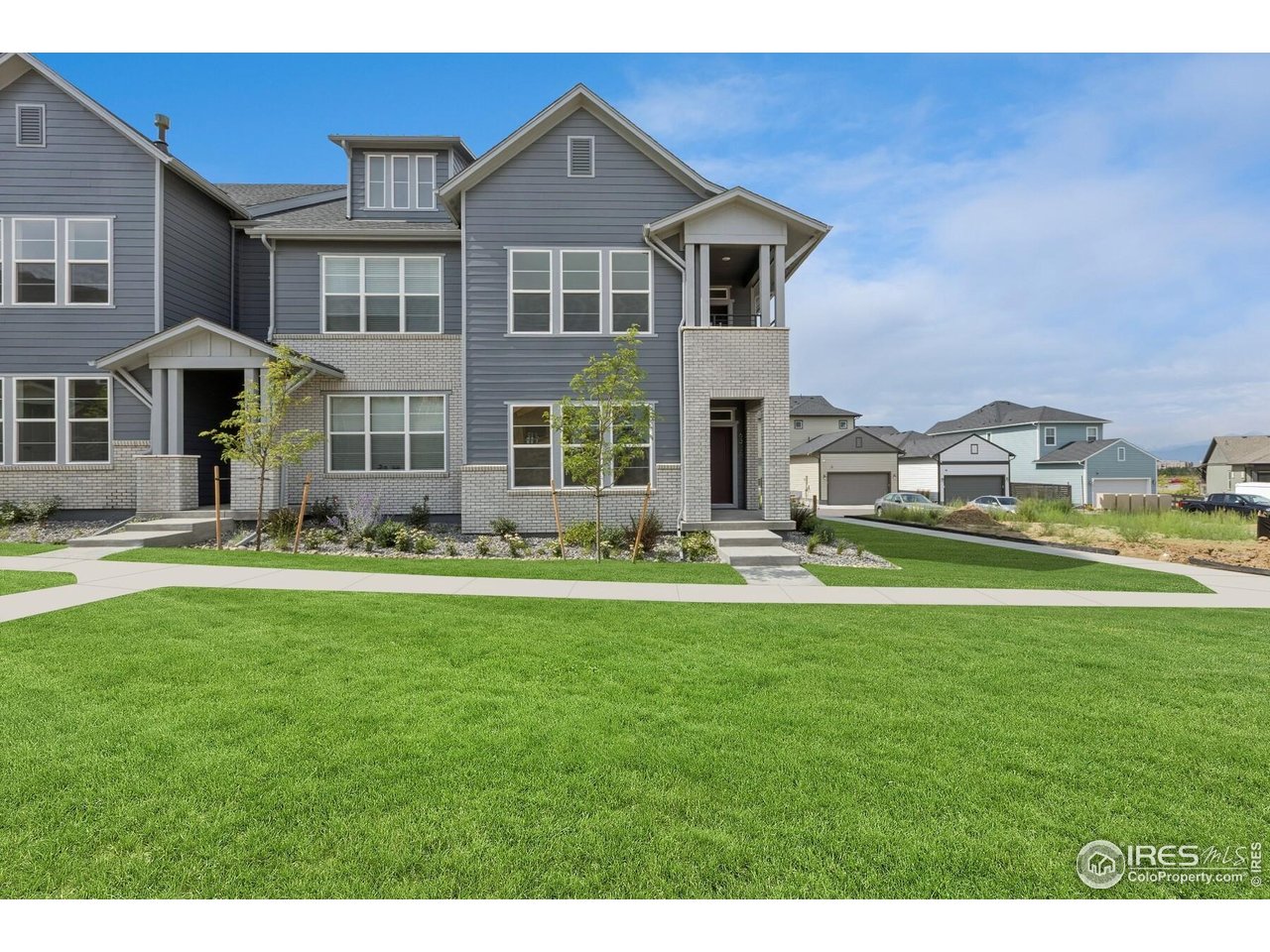 6335 Elk Pass Ln