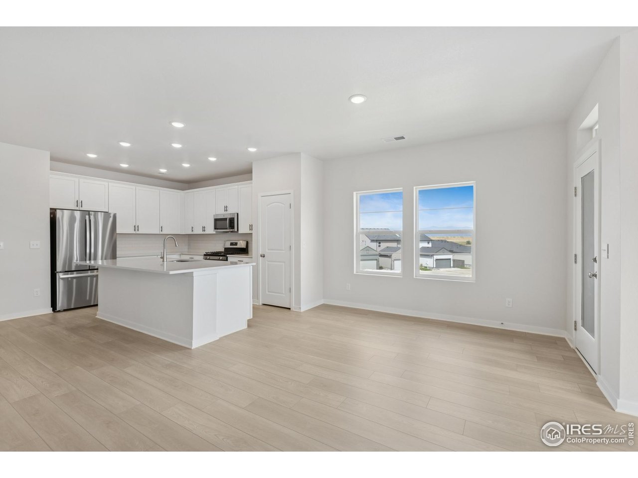 6335 Elk Pass Ln