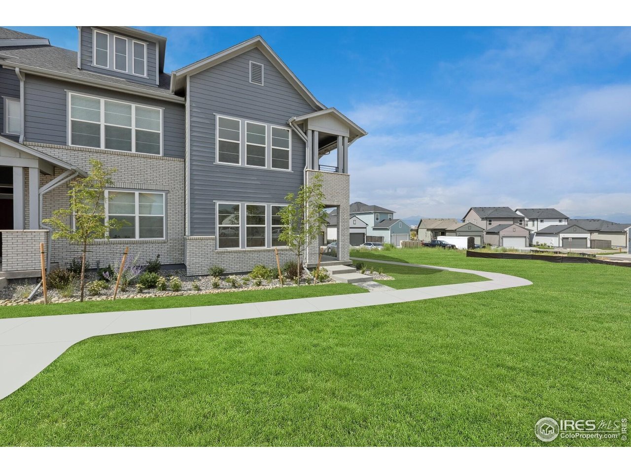 6335 Elk Pass Ln