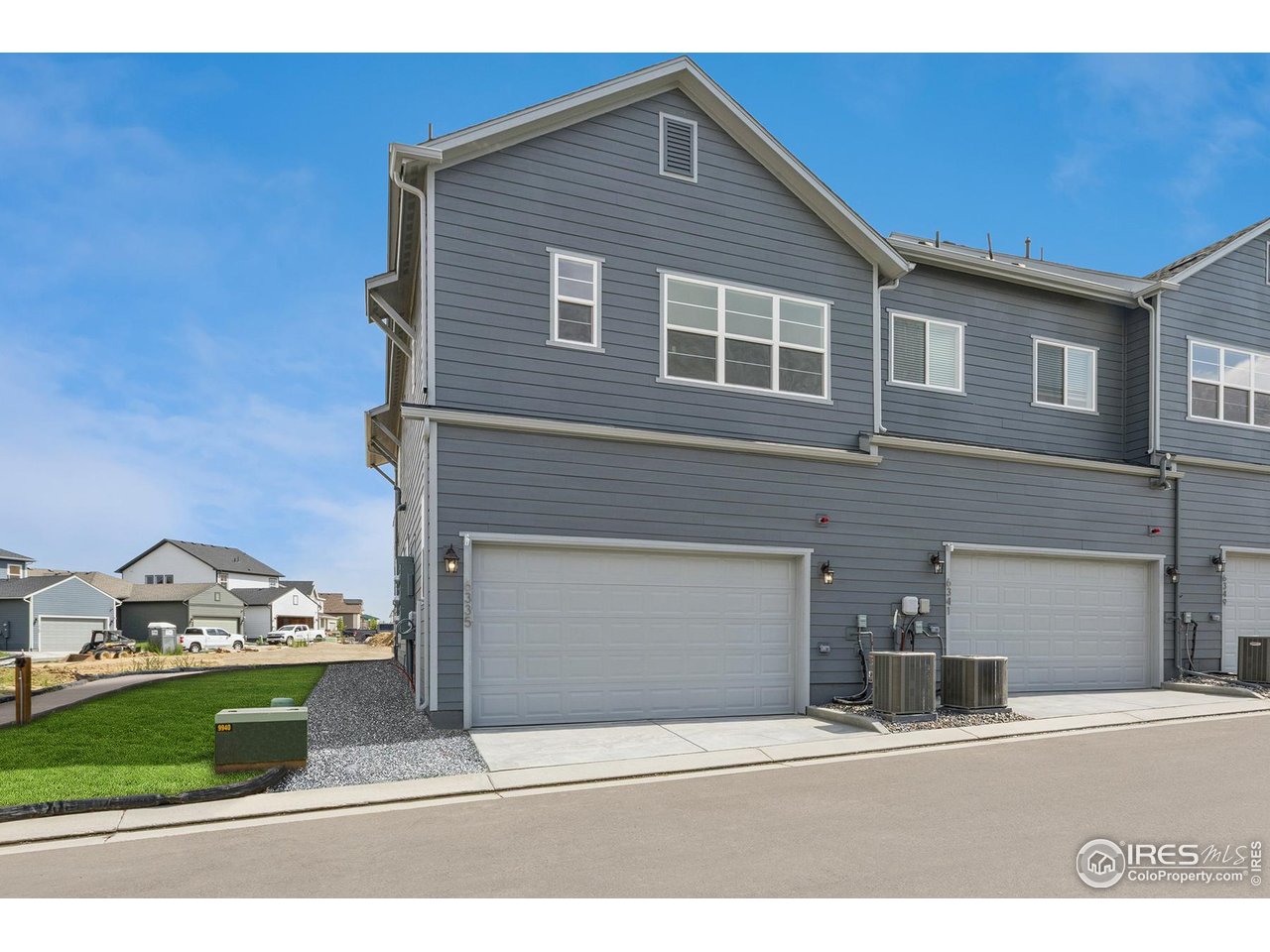 6335 Elk Pass Ln