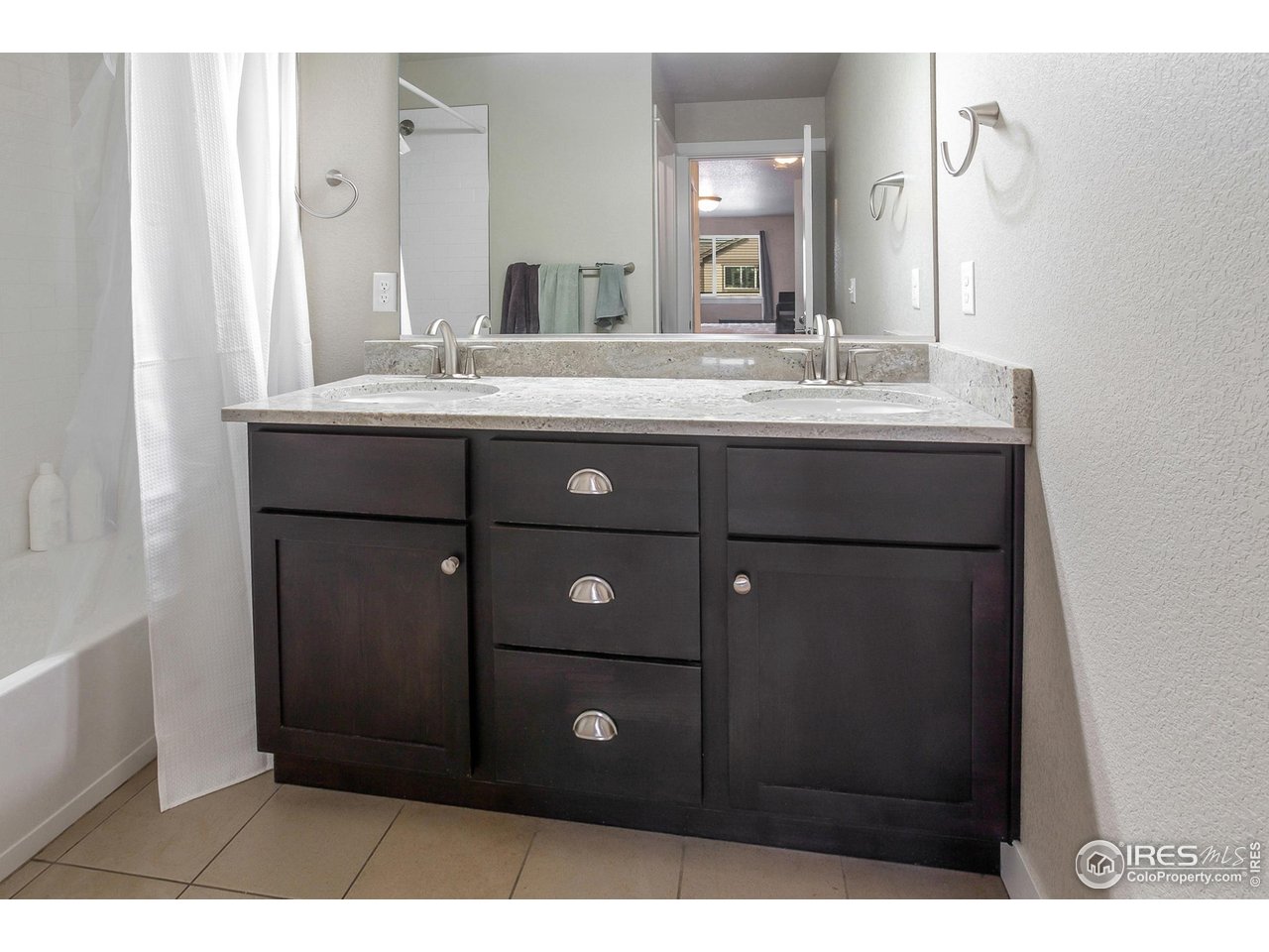 2608 Kansas Dr D-128