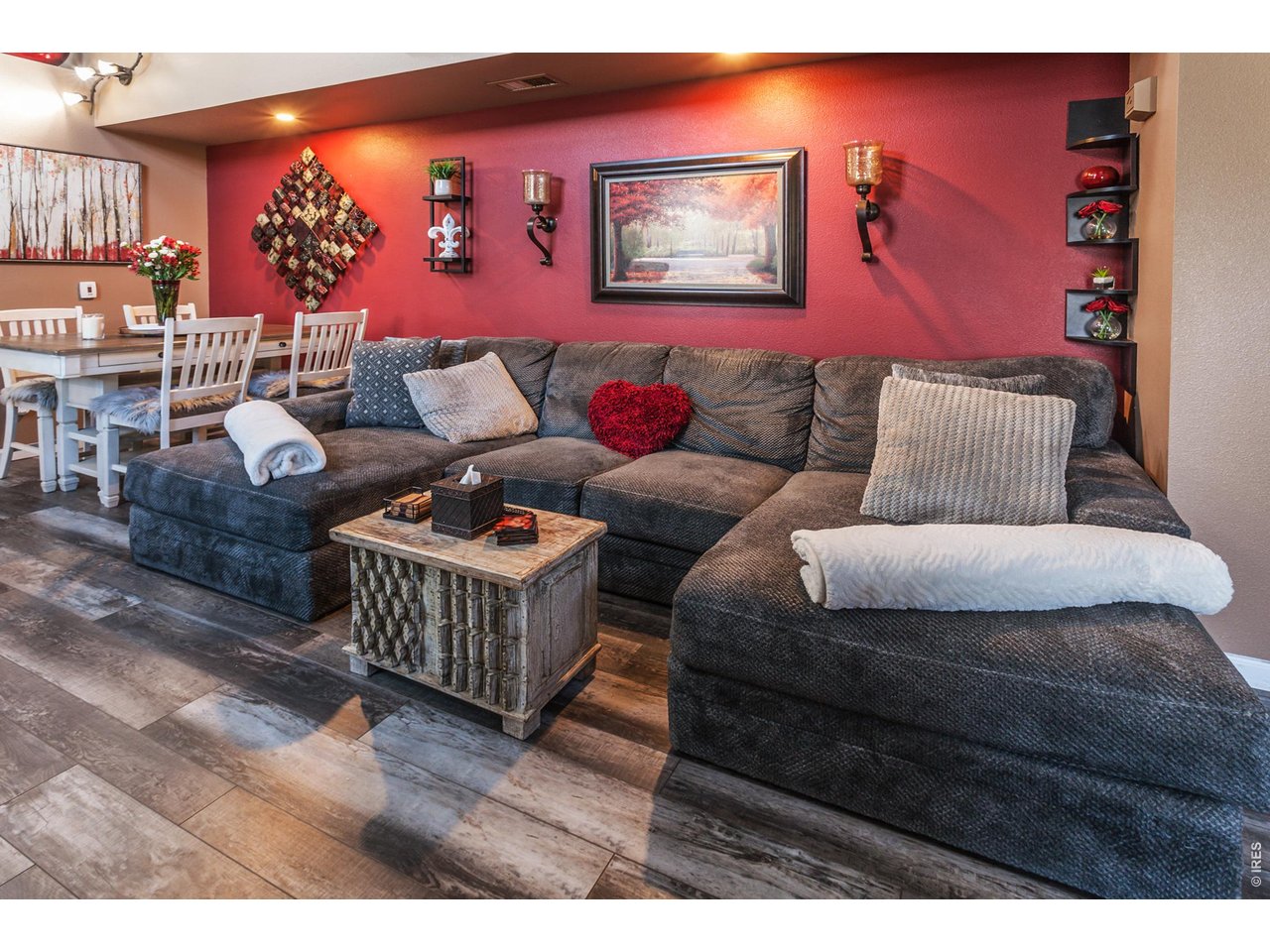 305 Lucca Dr