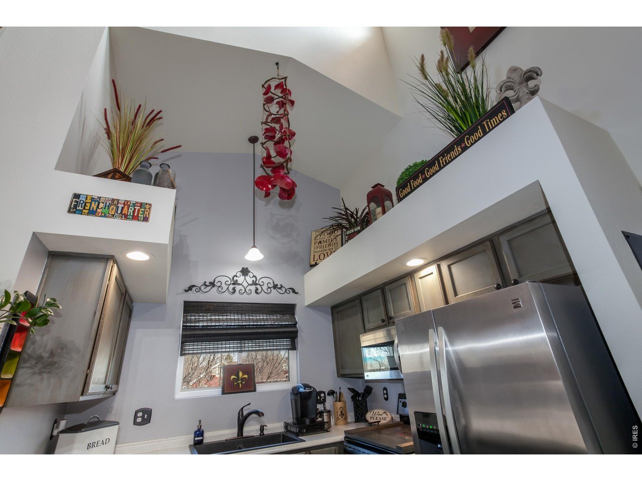 305 Lucca Dr