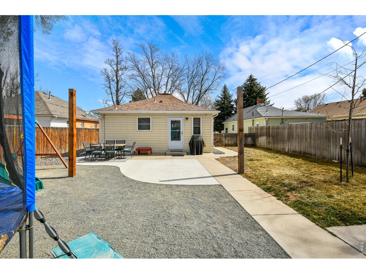 222 Maple Ave