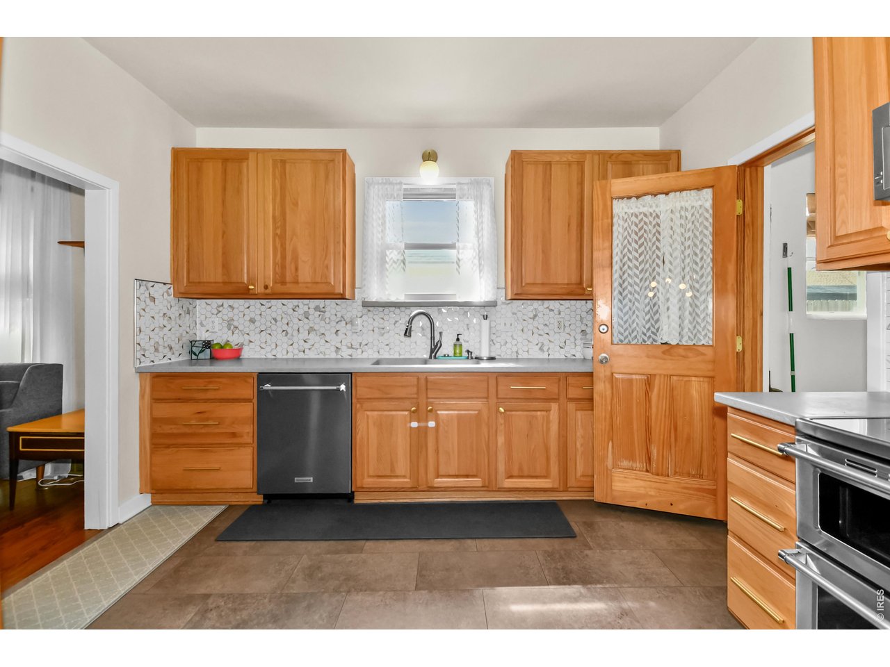 222 Maple Ave