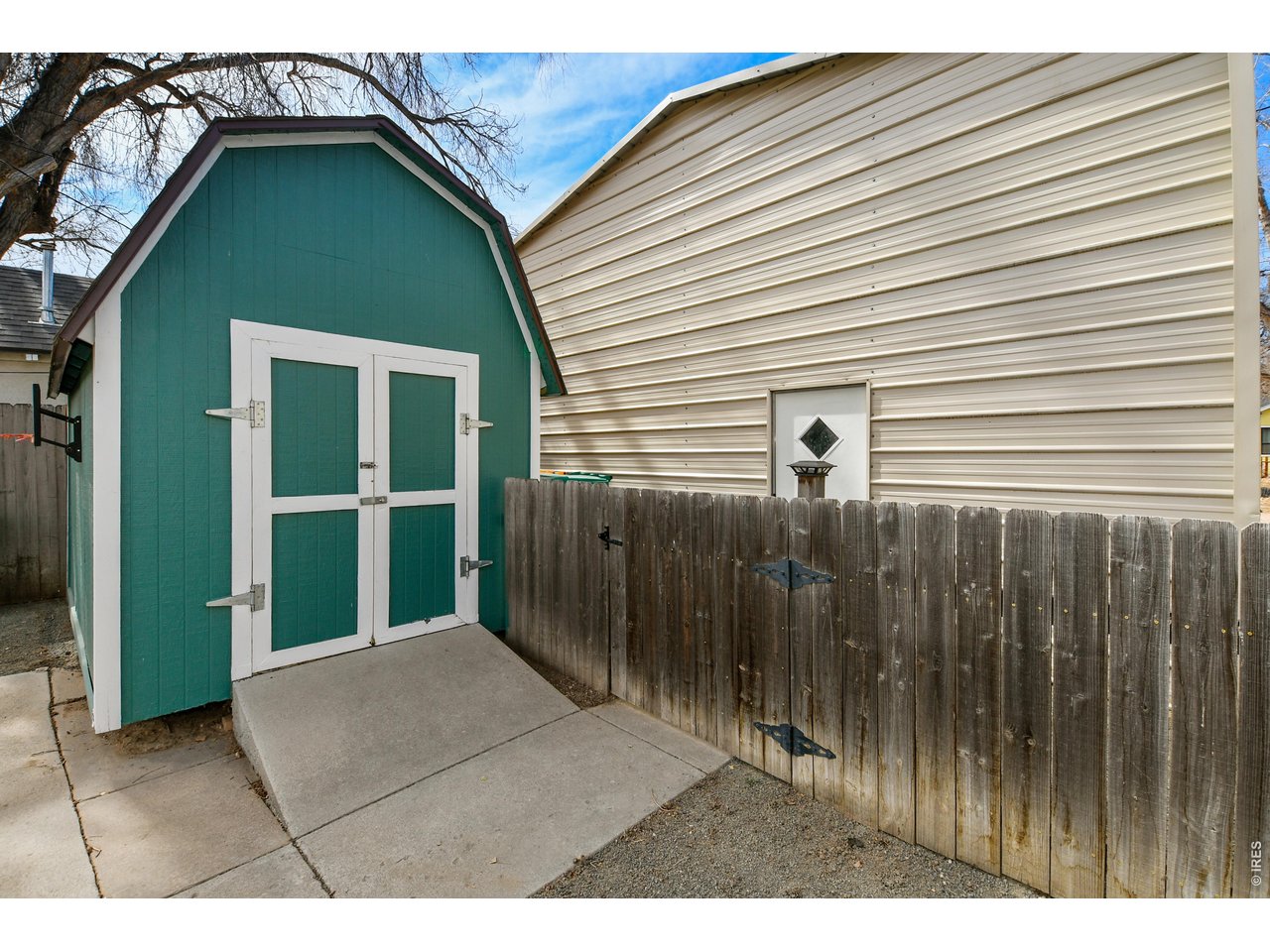 222 Maple Ave