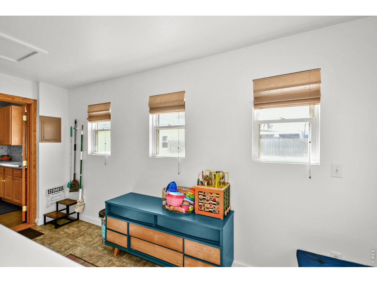222 Maple Ave