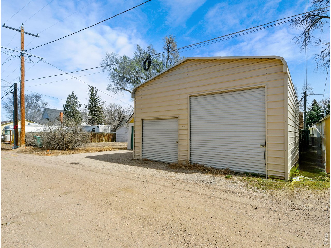 222 Maple Ave