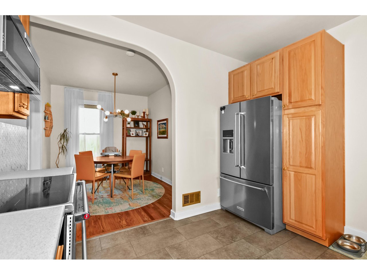 222 Maple Ave