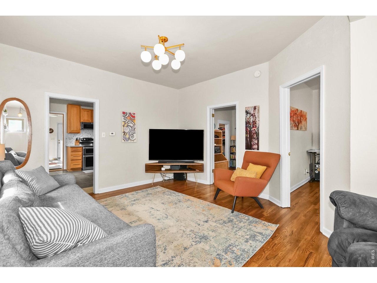 222 Maple Ave