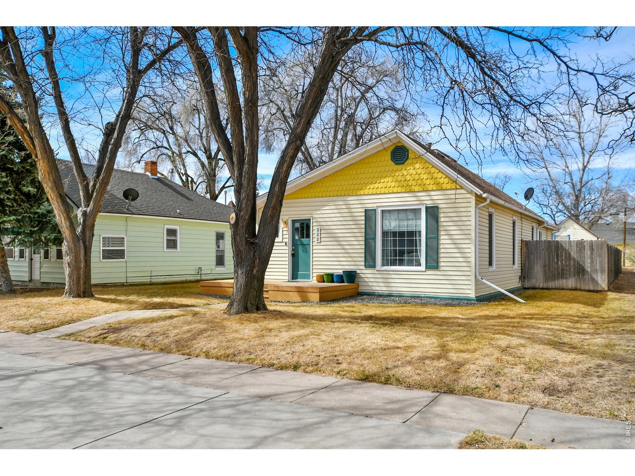 222 Maple Ave