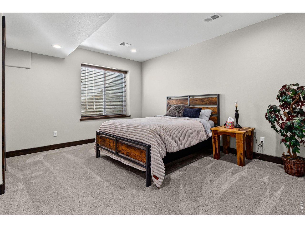 5821 Dakota Ct