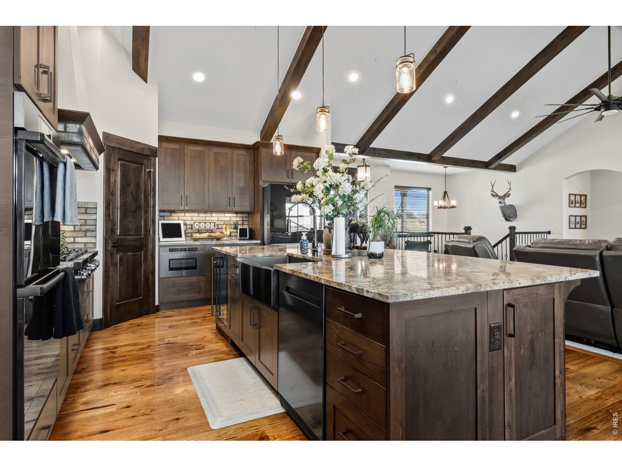 5821 Dakota Ct