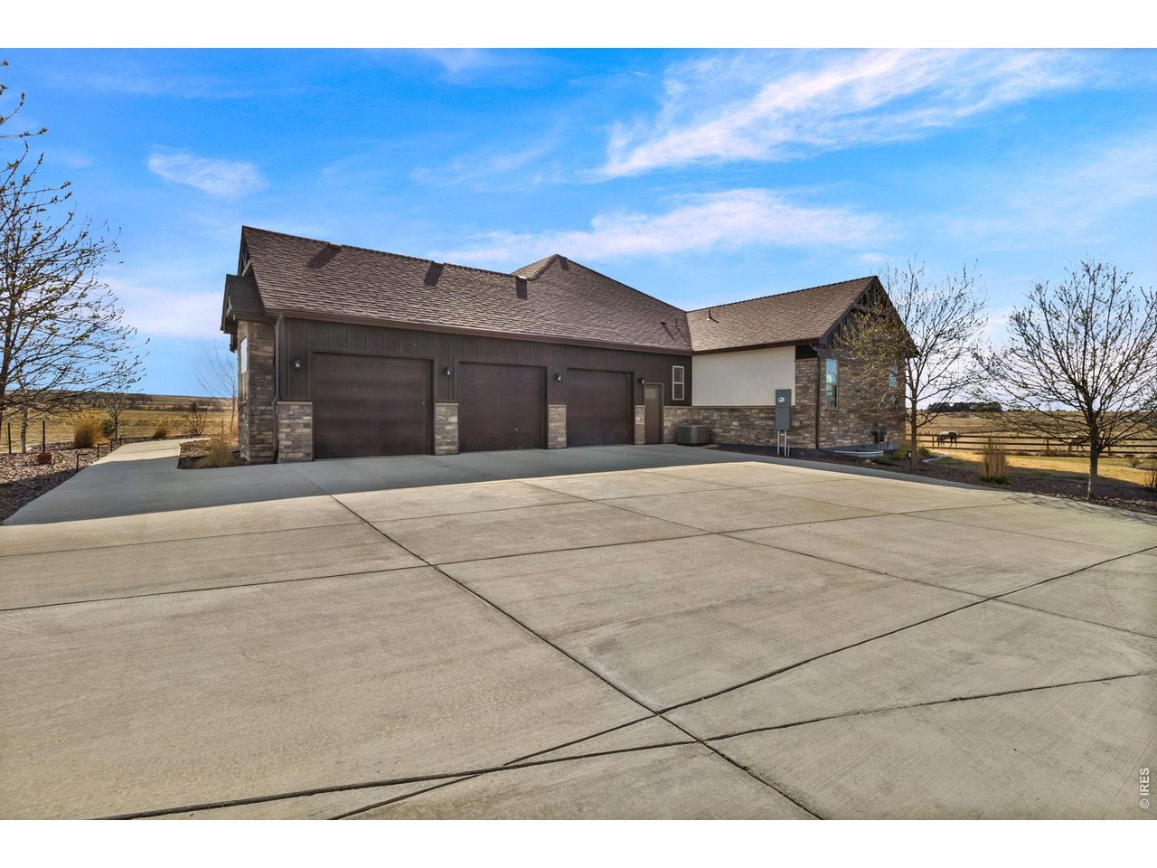 5821 Dakota Ct