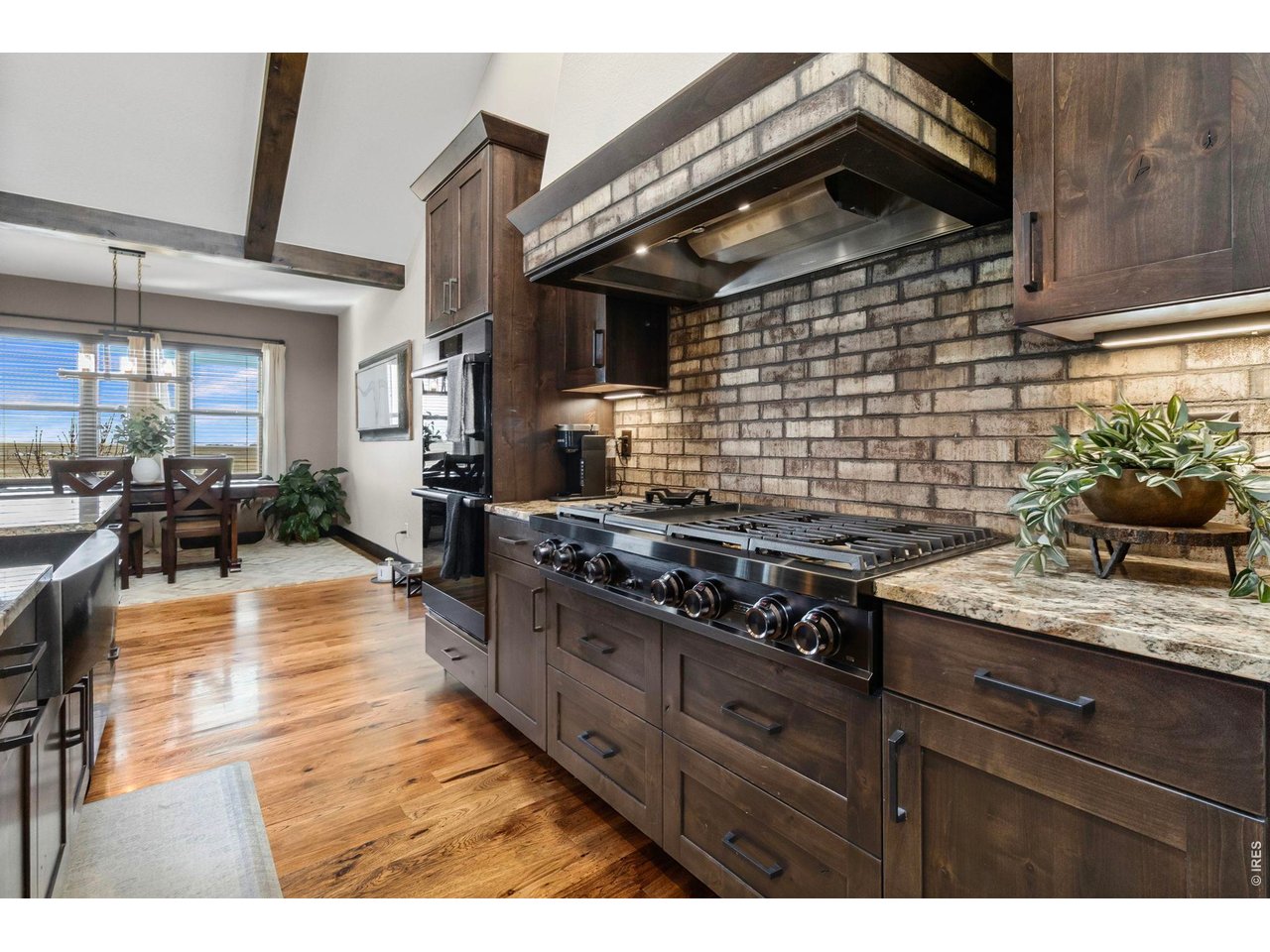 5821 Dakota Ct