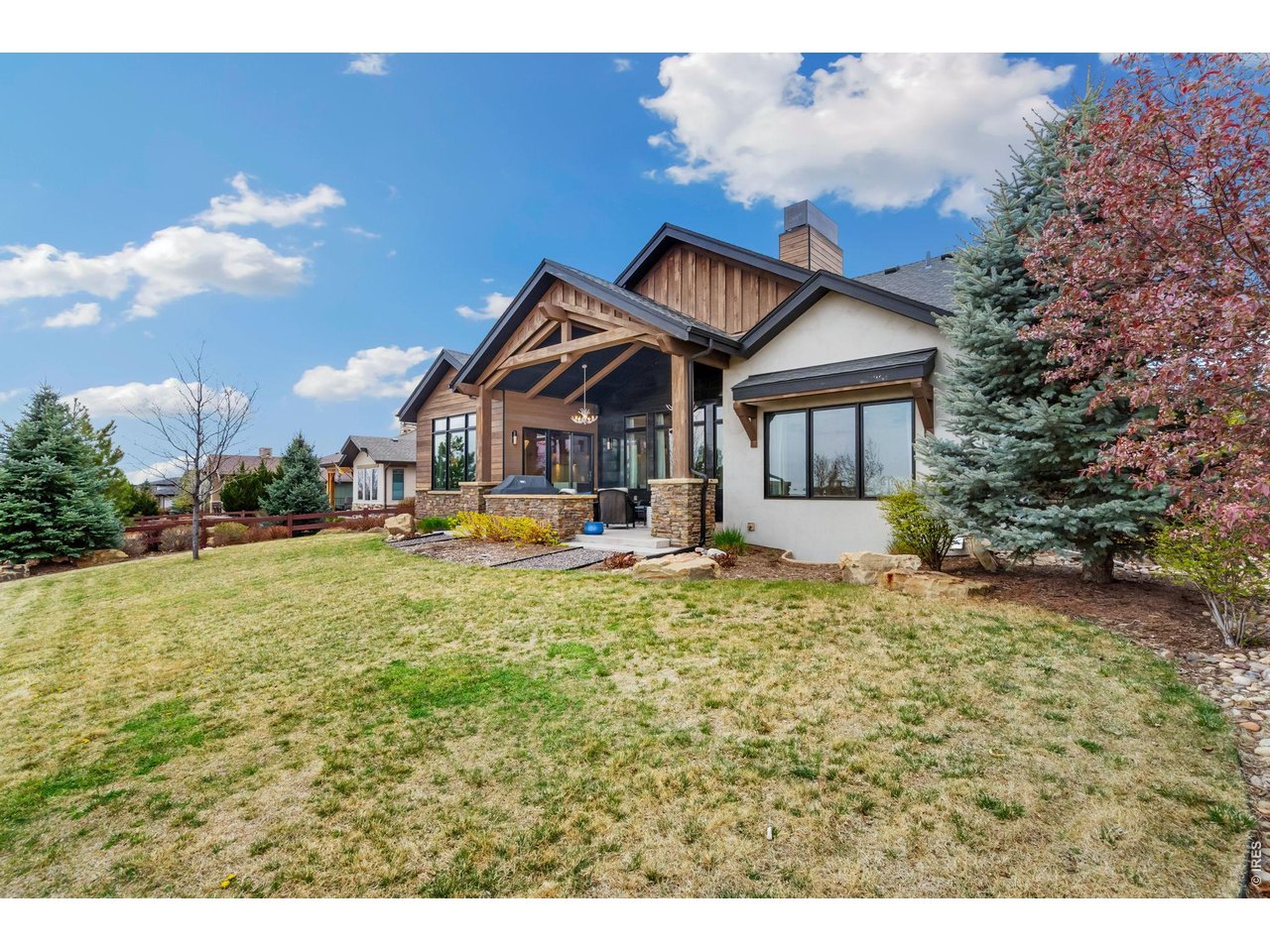 3922 Ridgeline Dr