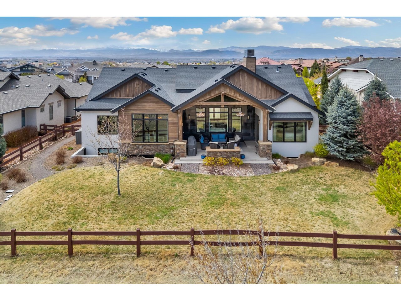 3922 Ridgeline Dr