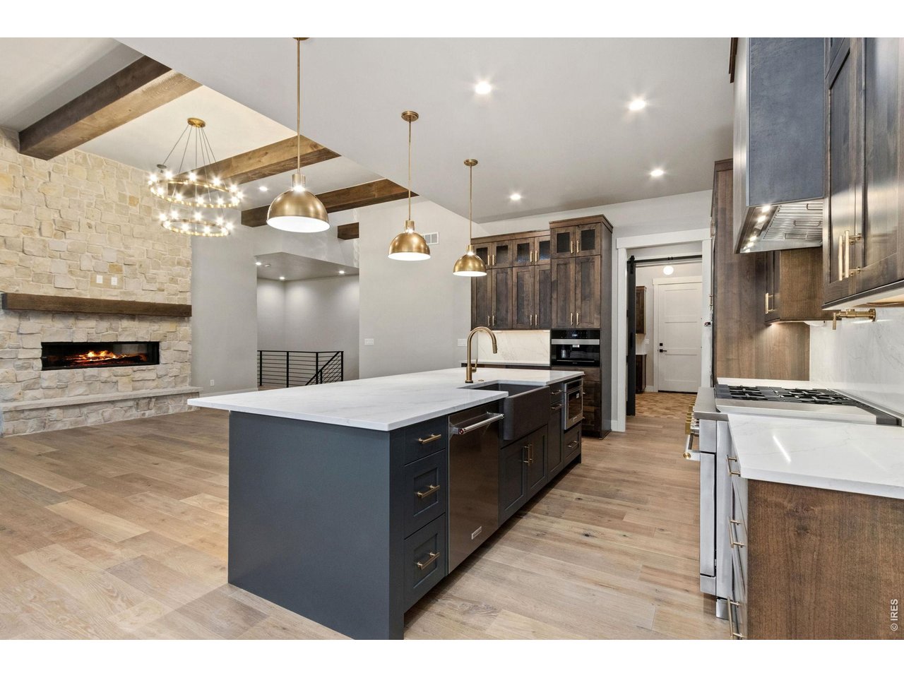 6325 Sanctuary Dr