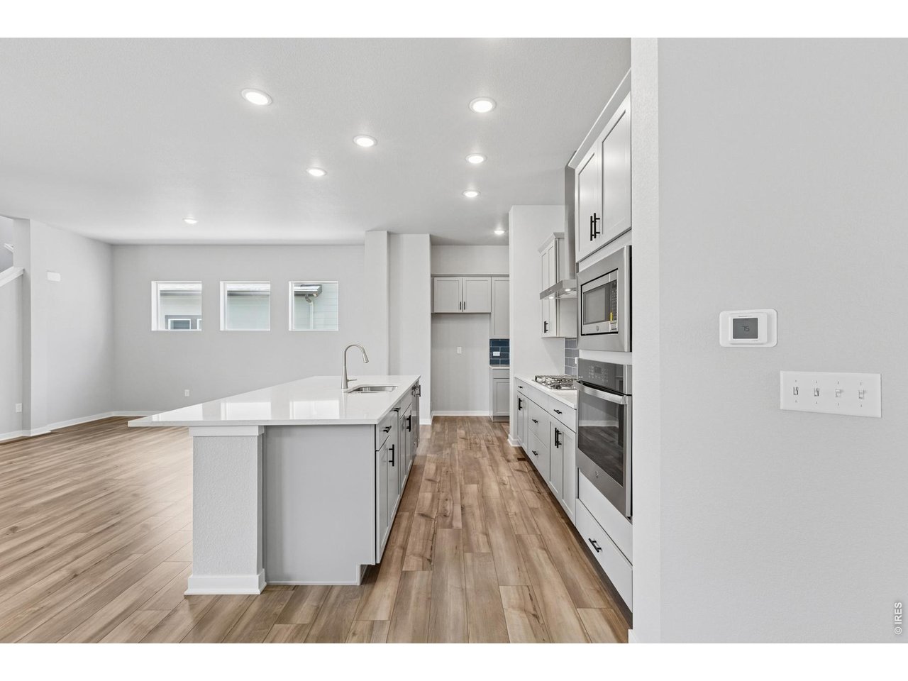 2749 Blue Iris Dr