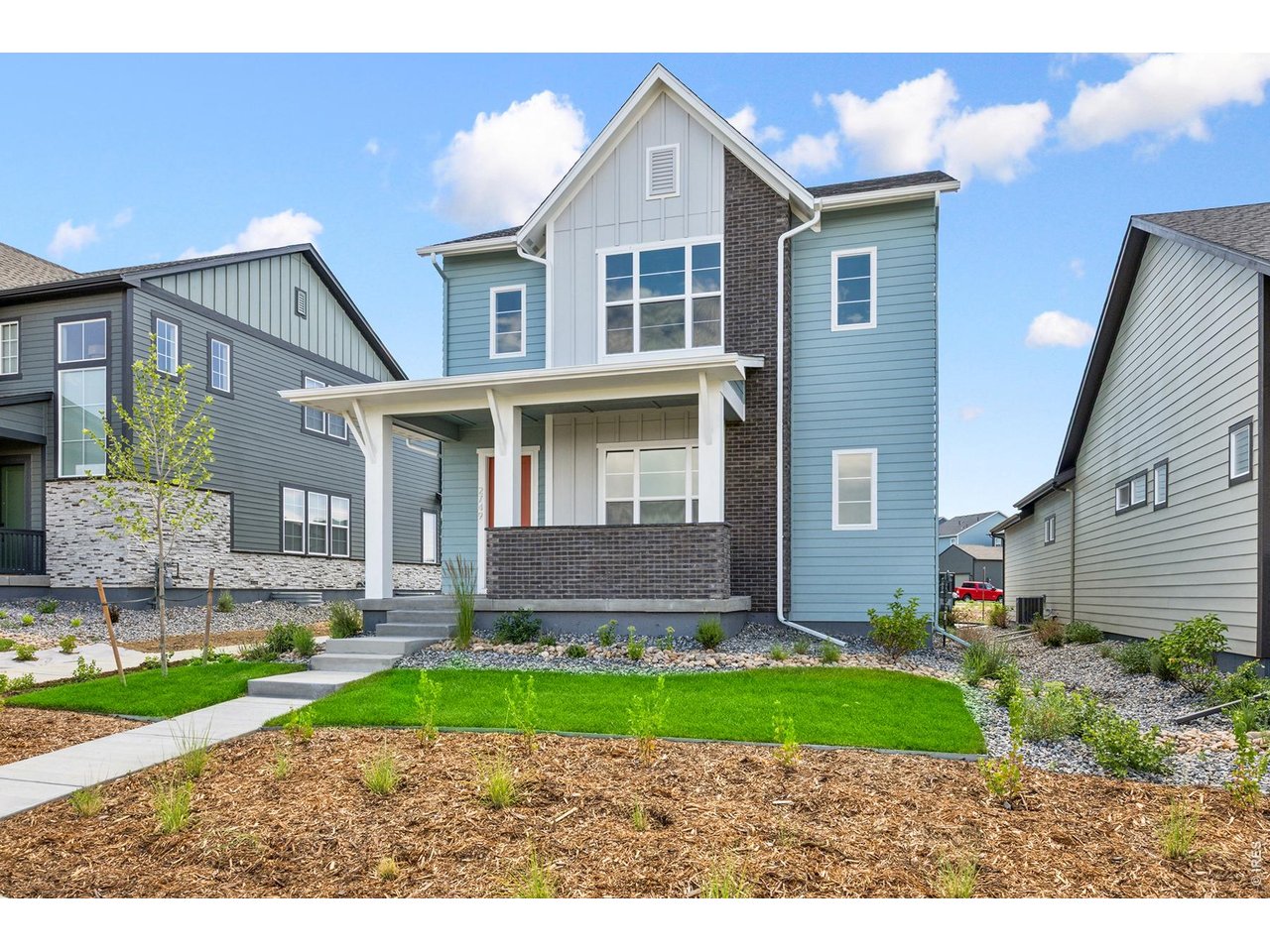 2749 Blue Iris Dr