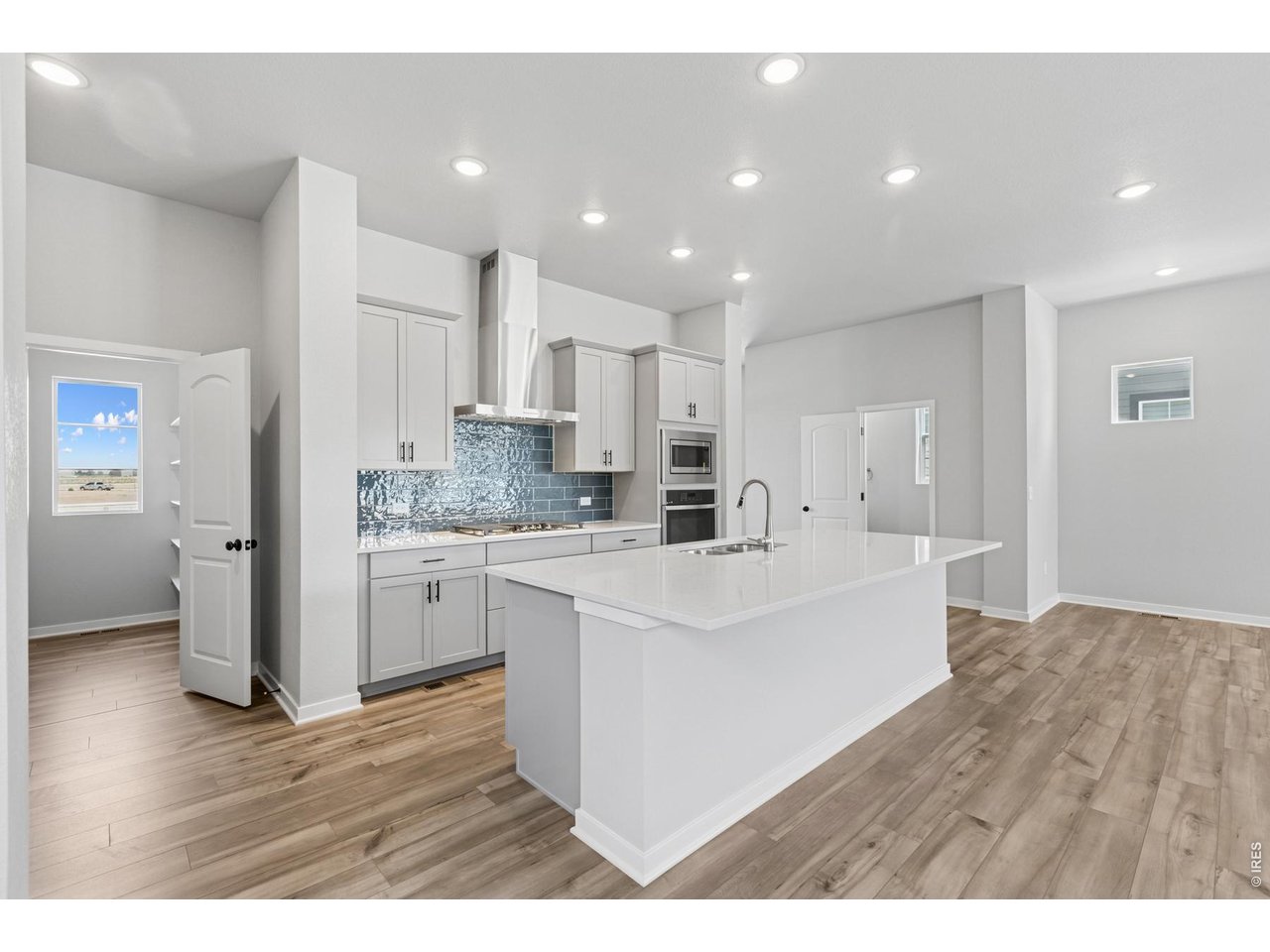 2749 Blue Iris Dr