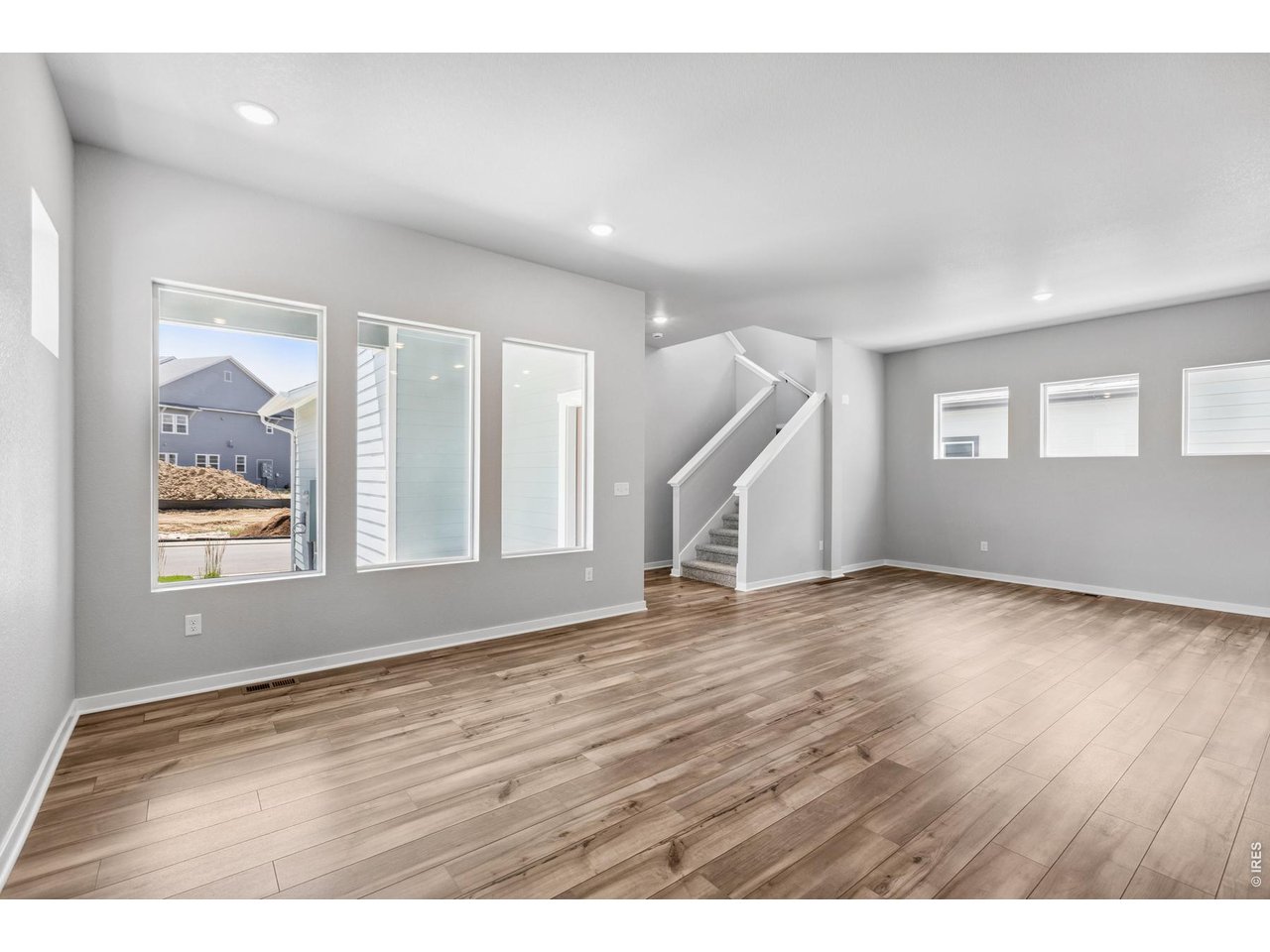 2749 Blue Iris Dr