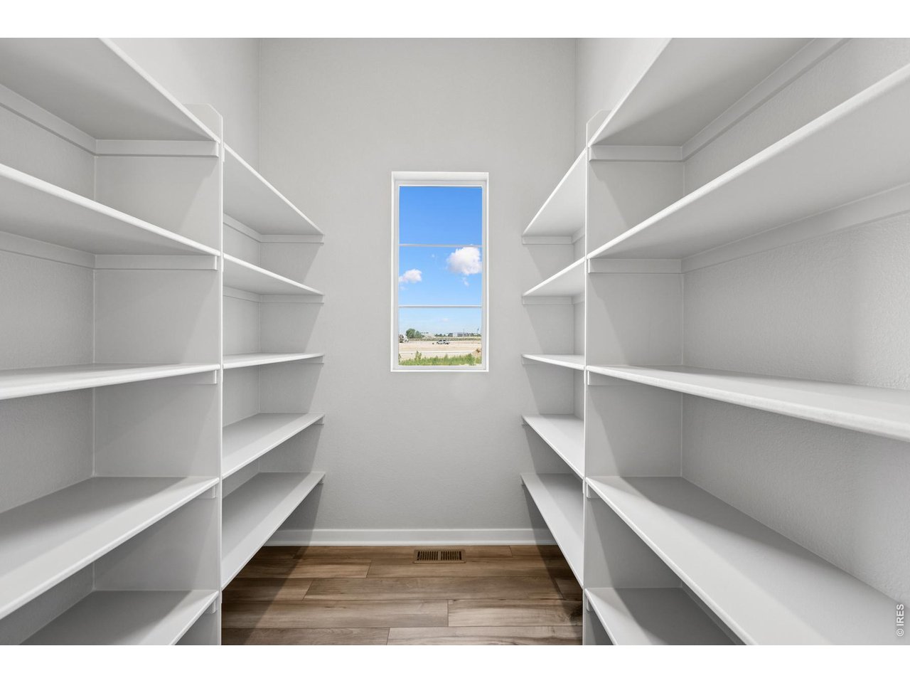 2749 Blue Iris Dr
