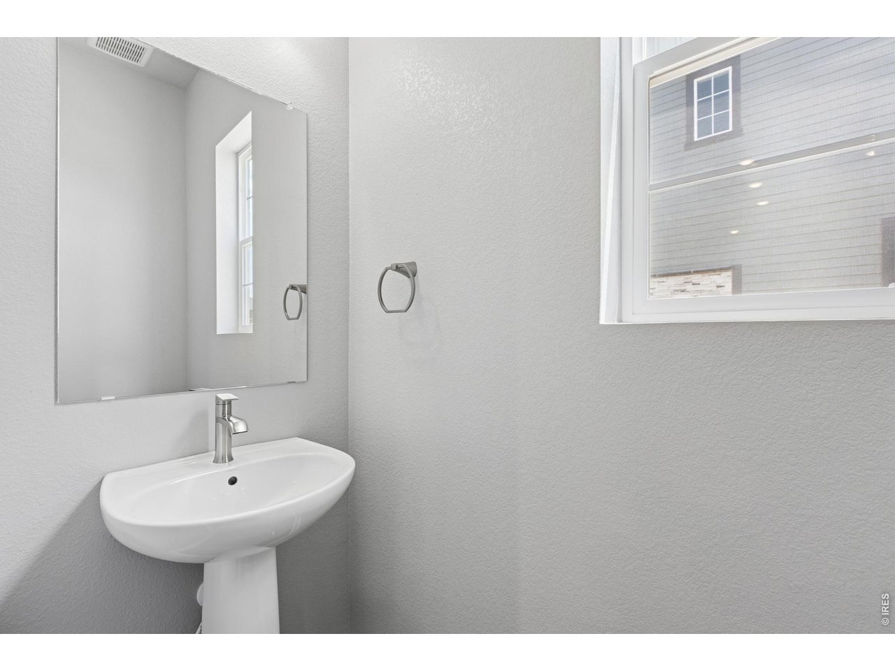 2749 Blue Iris Dr