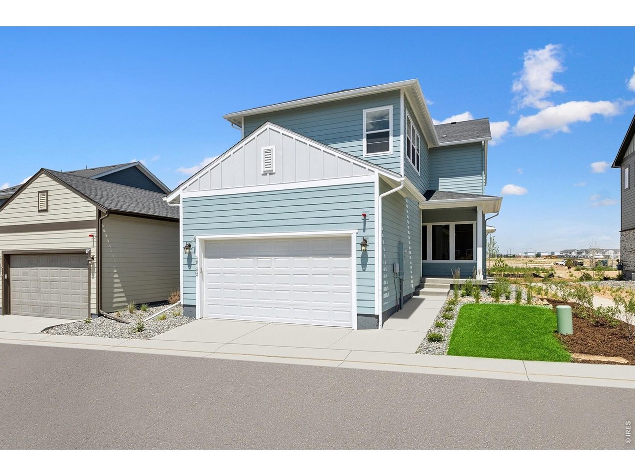 2749 Blue Iris Dr