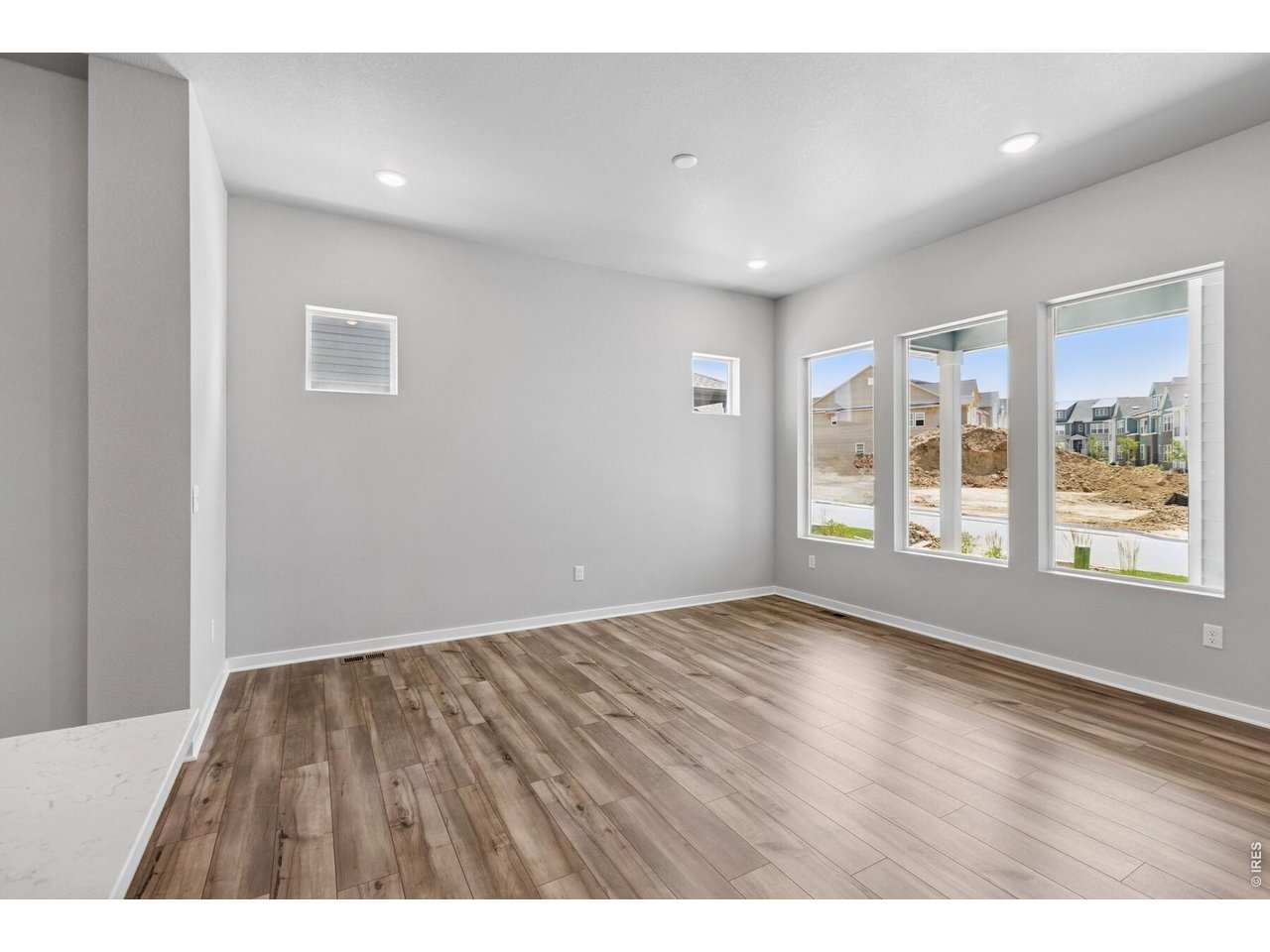 2749 Blue Iris Dr