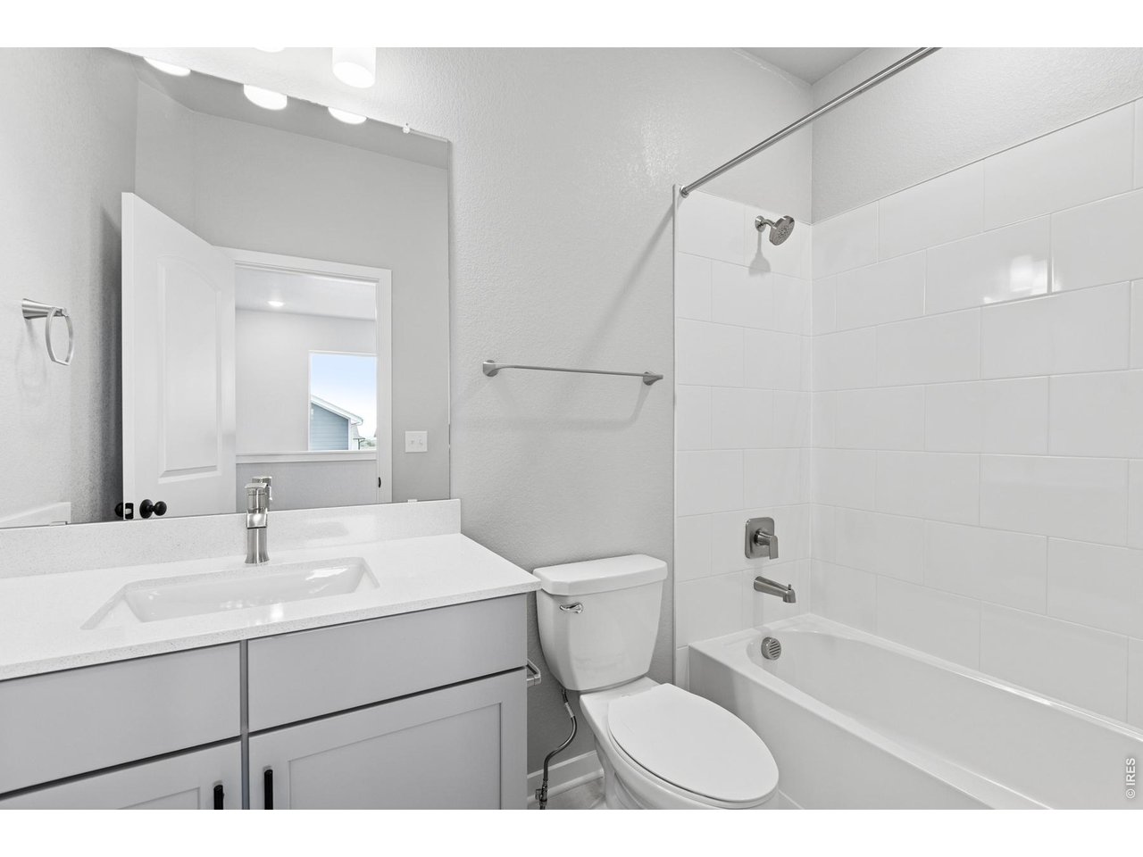 2749 Blue Iris Dr