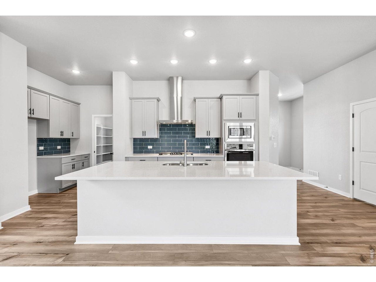 2749 Blue Iris Dr
