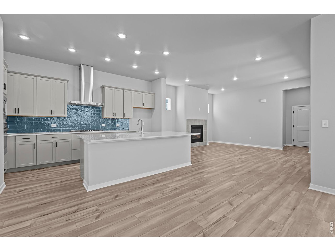 2769 Blue Iris Dr