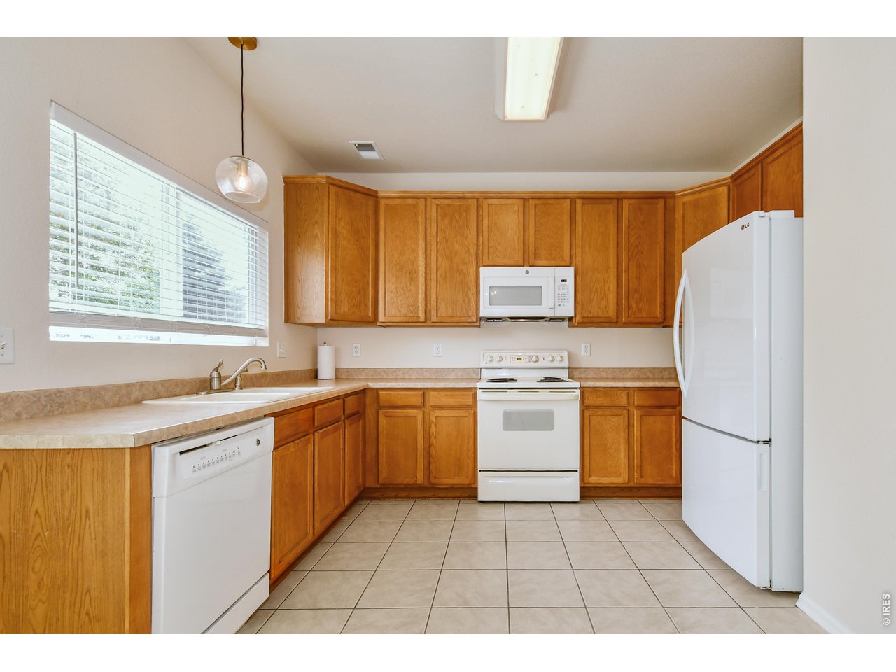 1216 102nd Ave